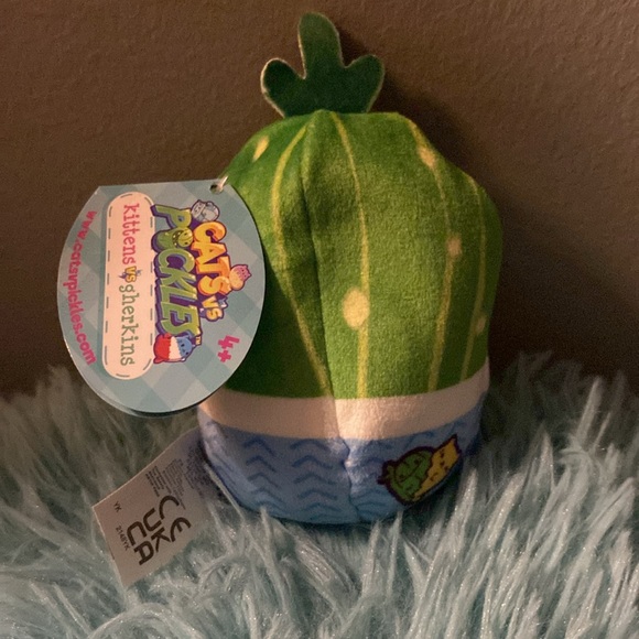 BRAND NEW STUFF ANIMAL CATS VS PICKLES! NWT! SMOKE FREE HOME! - Picture 4 of 4